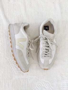 Veja Rio Branco Alveomesh Sneakers in White / Pierre Grey Natural 42 10